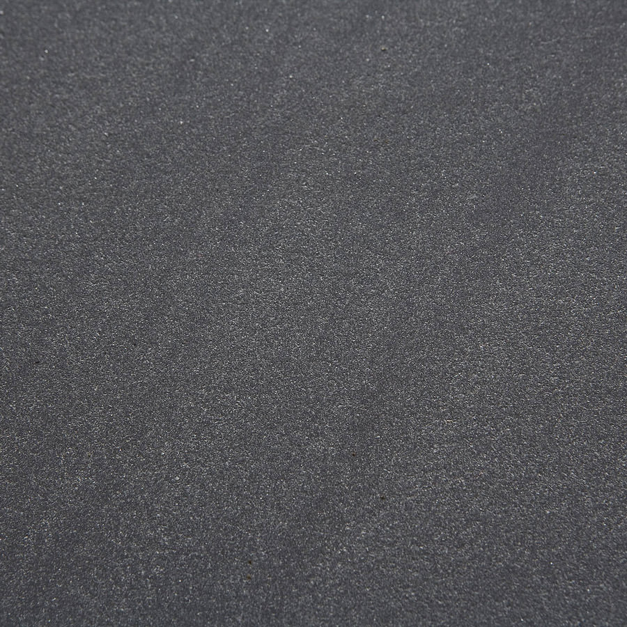 Moderne Oberflächenbearbeitung Diamantgesägt - BGS GmbH Detailaufnahme einer diamantgesägten Oberfläche von der Bergischen Grauwacke. BGS GmbH