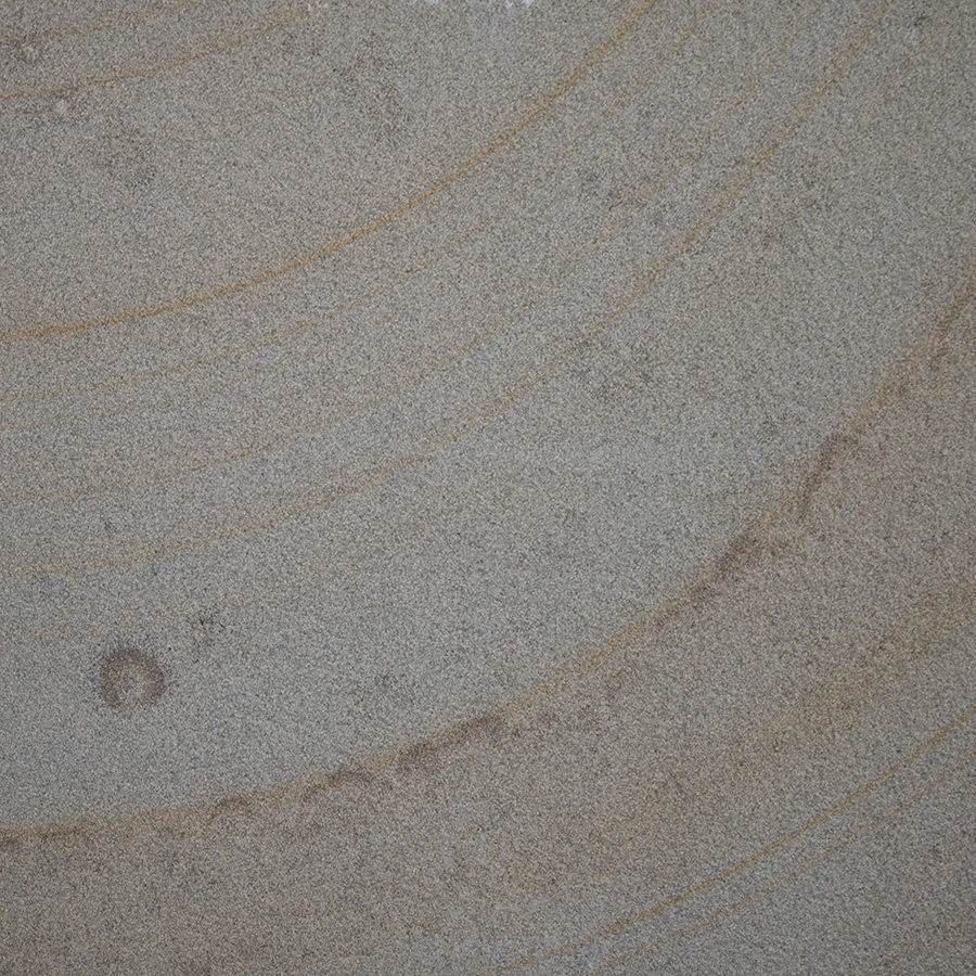 Detailaufnahme einer sandgestrahlten Oberfläche von der Bergischen Grauwacke. BGS GmbH