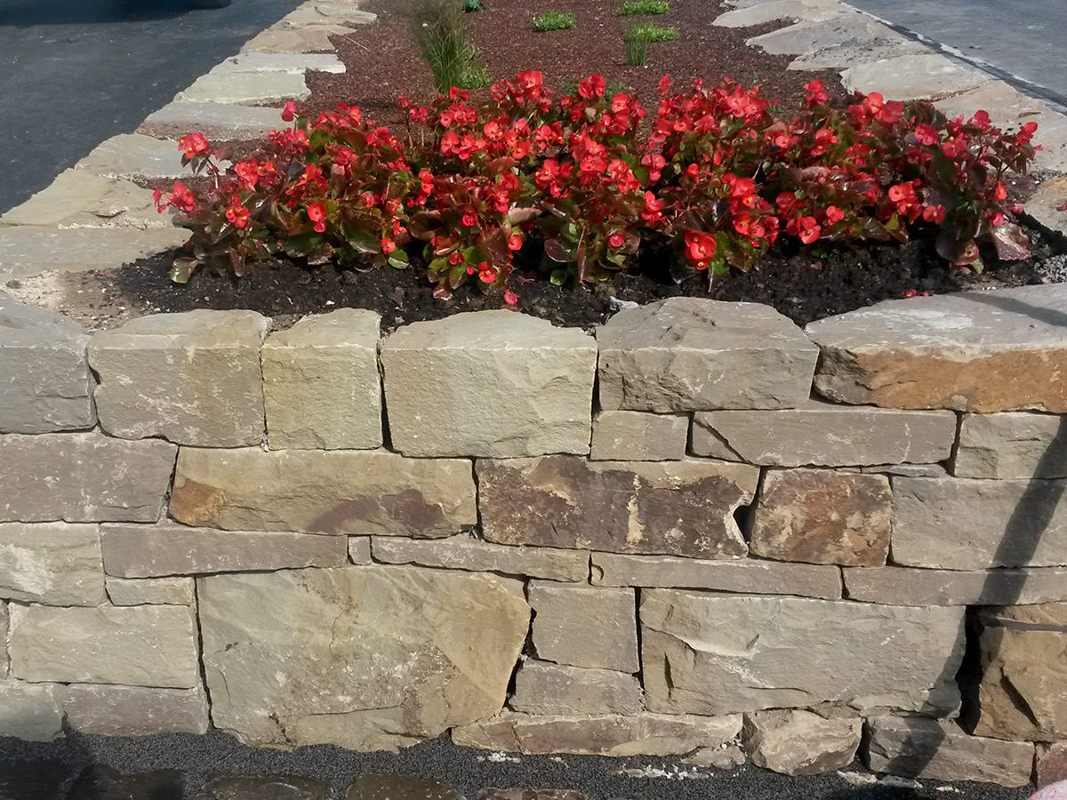 Trockenmauerwerk aus Bergischer Grauwacke - BGS GmbH