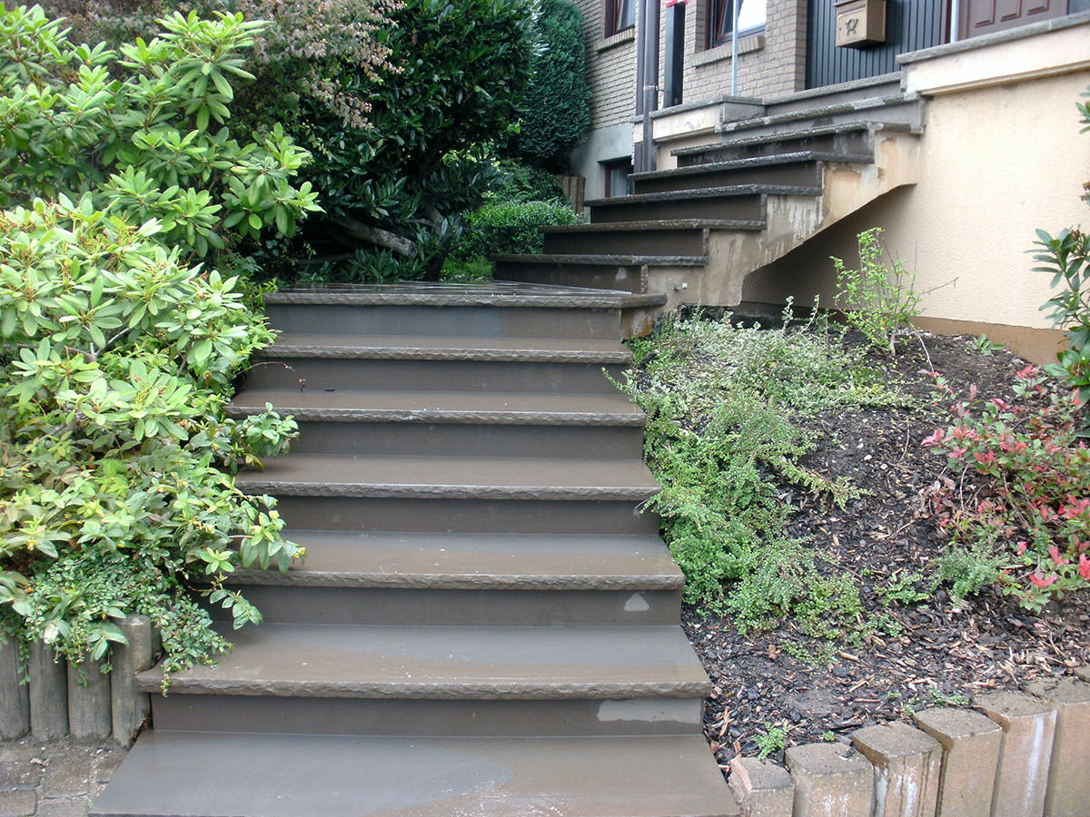 Stufenanlage aus Bergischer Grauwacke - BGS GmbH