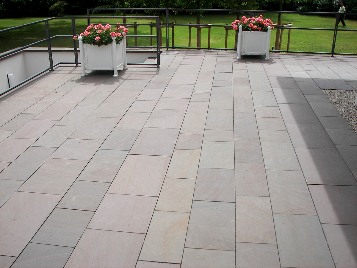 Bodenplatten aus Bergischer Grauwacke - BGS GmbH