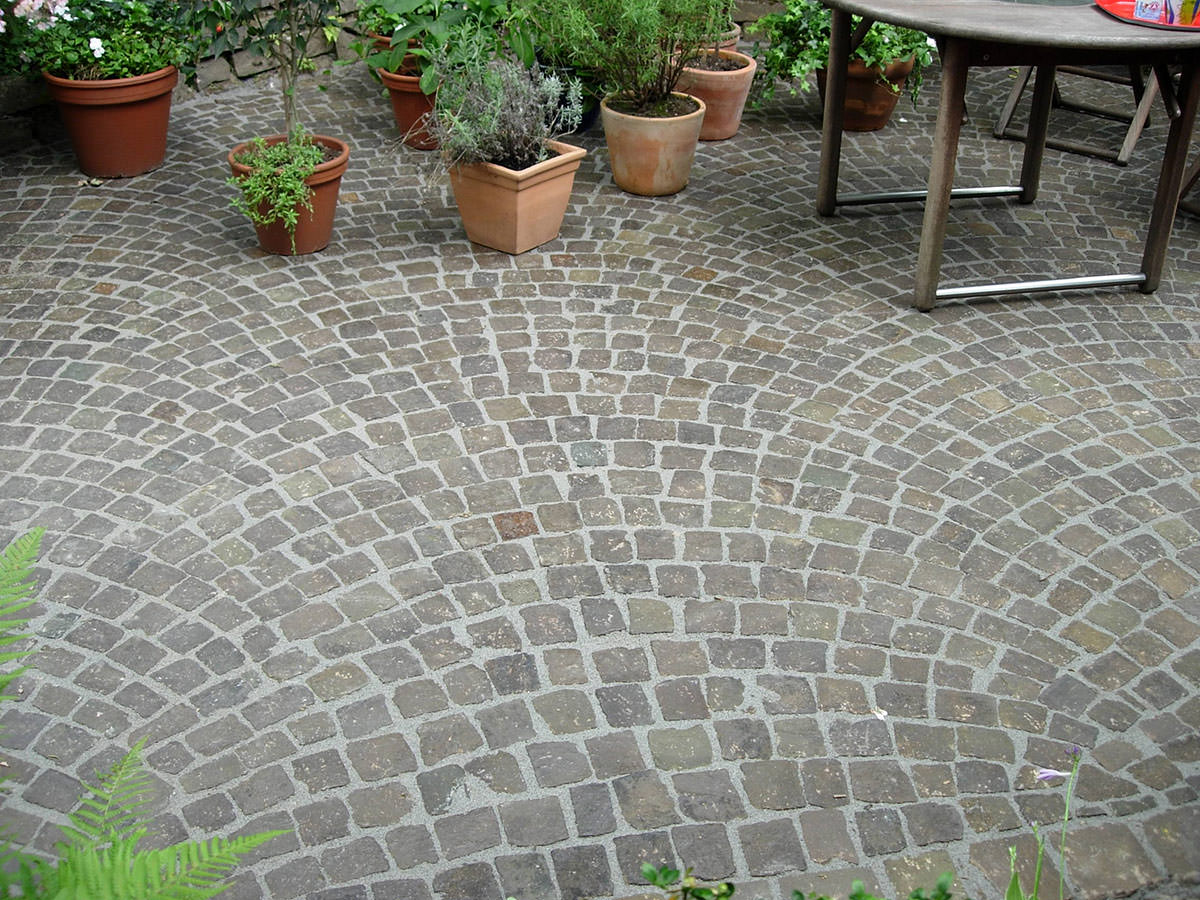 Kleinpflaster aus Bergischer Grauwacke - BGS GmbH