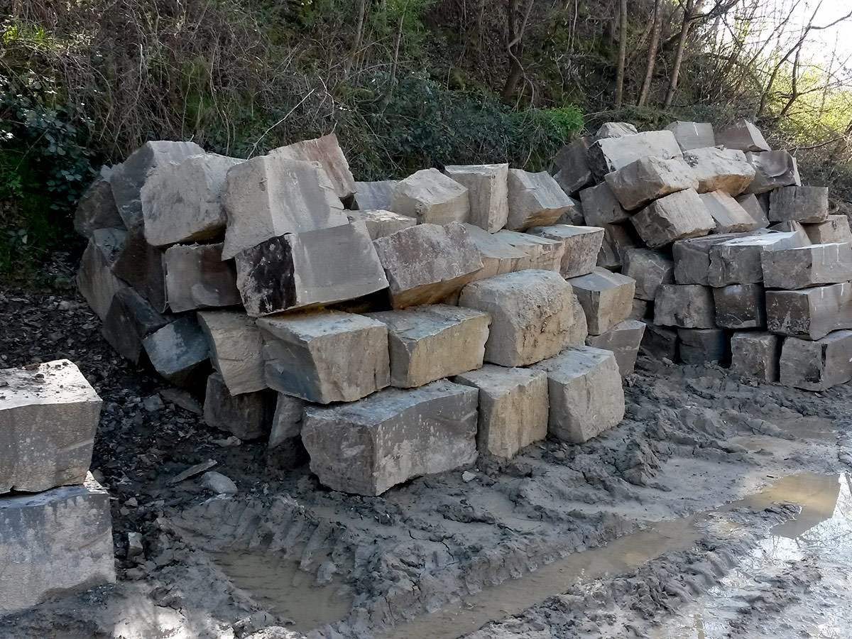 Findlinge aus Bergischer Grauwacke - BGS GmbH