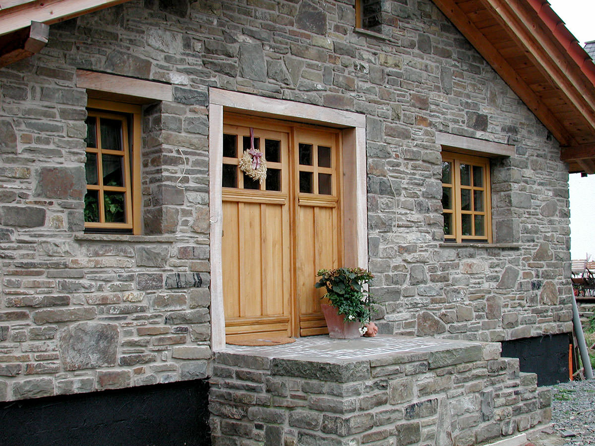 Wandverblender aus Bergischer Grauwacke - BGS GmbH