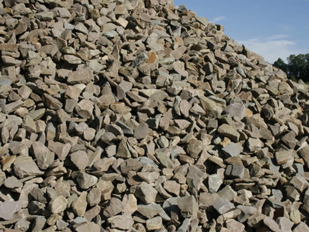 Hochwertiger Frostschutz und Splitte, gefertigt aus Bergischer Grauwacke - BGS GmbH