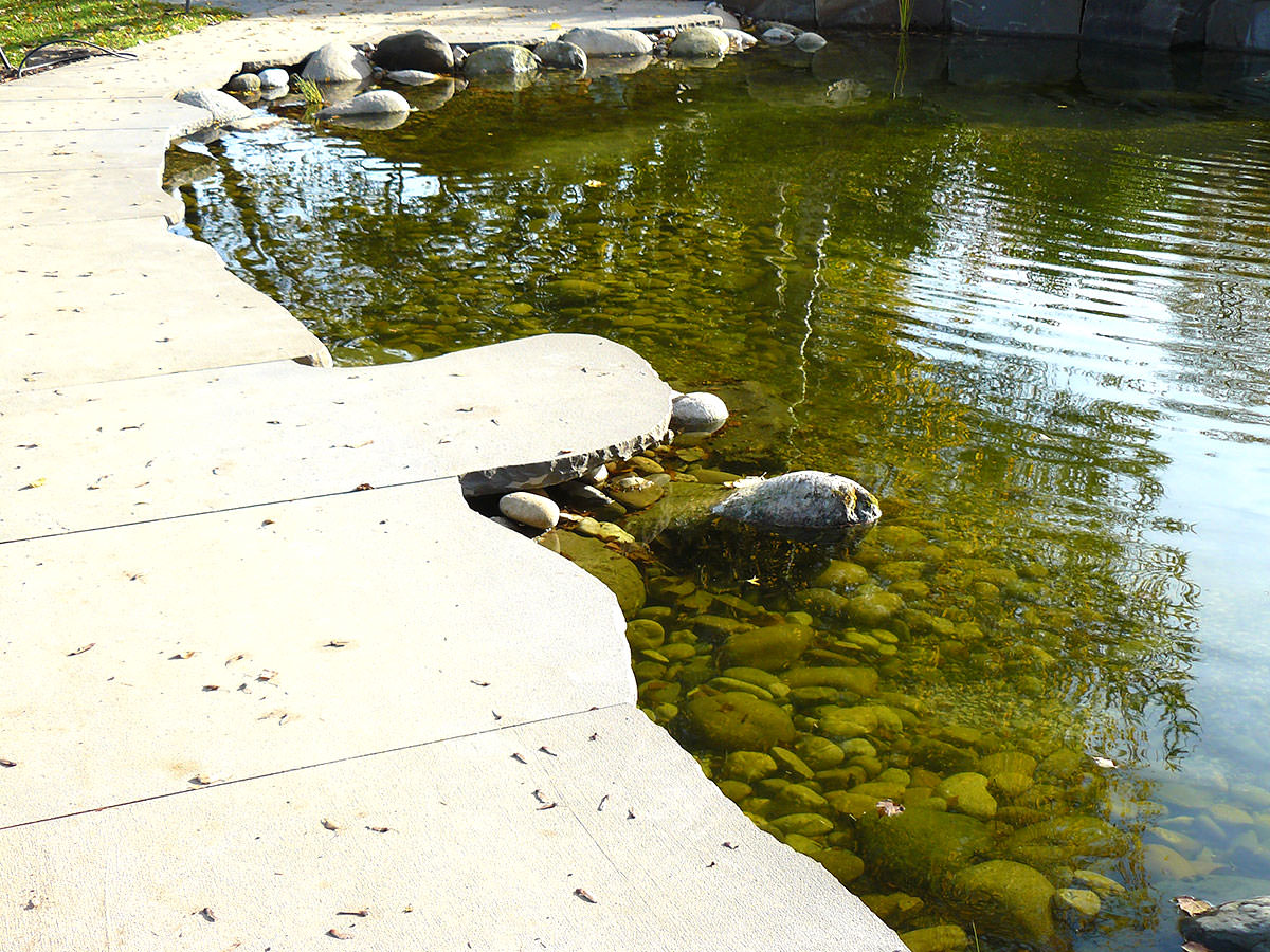 Hochwertiger Wasserbau, gefertigt aus Bergischer Grauwacke - BGS GmbH
